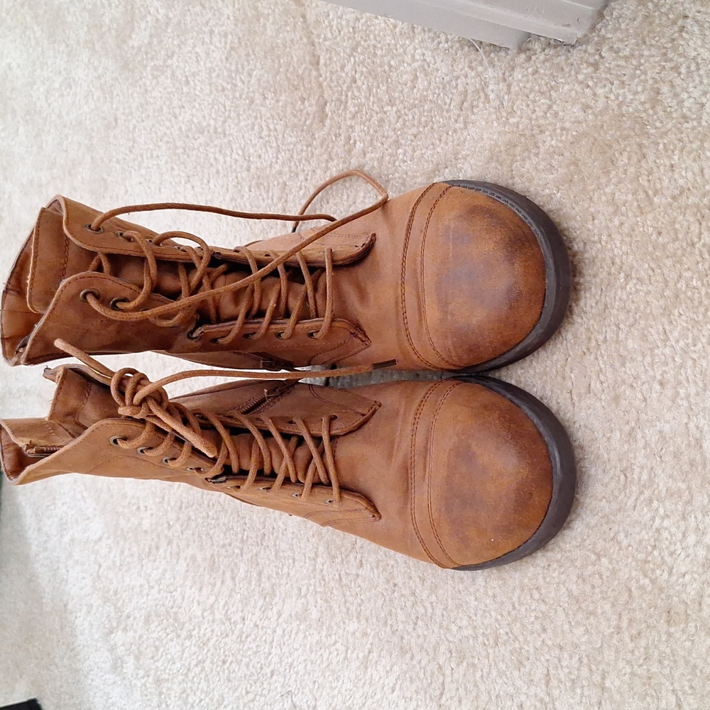 Womens Tan Torrid Lace Up Boots Size 9 - Picture 2 of 3